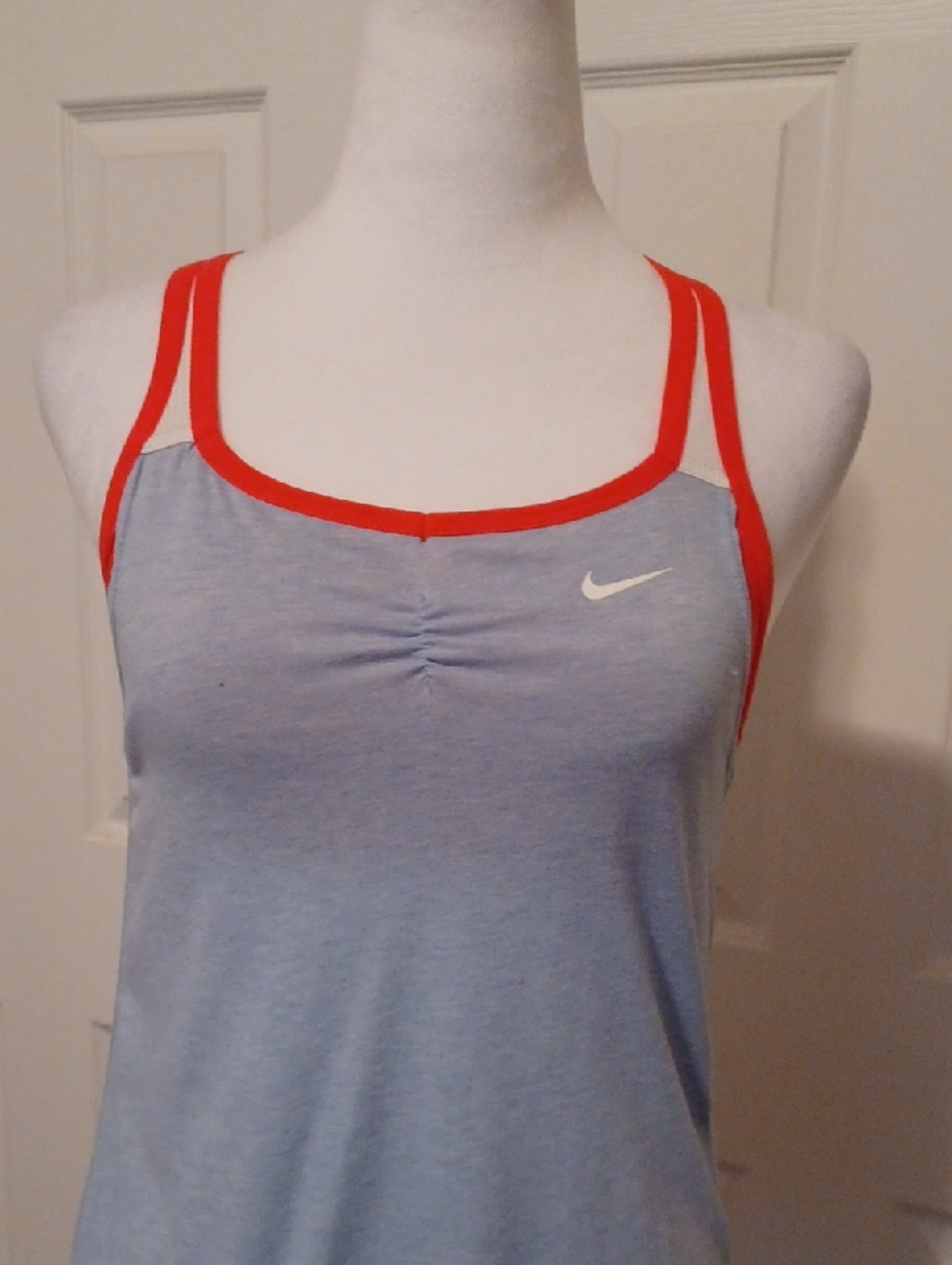 <> Nike Light Gray Tank with Bright Red Trim Women's Size XLarge - Picture 9 of 10